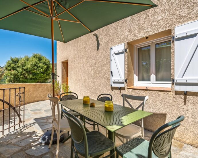 Exclusivité, Pietralba, Propriété, 4 Appartements, Vue panoramique, Piscine, Proche plage