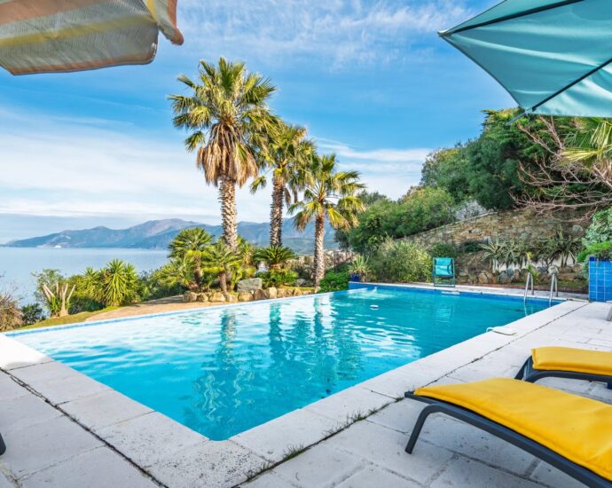 Saint-Florent, Panoramic Sea View Villa, 4 Bedrooms, Independent Apartment, Infinity Pool, Close to the Beach