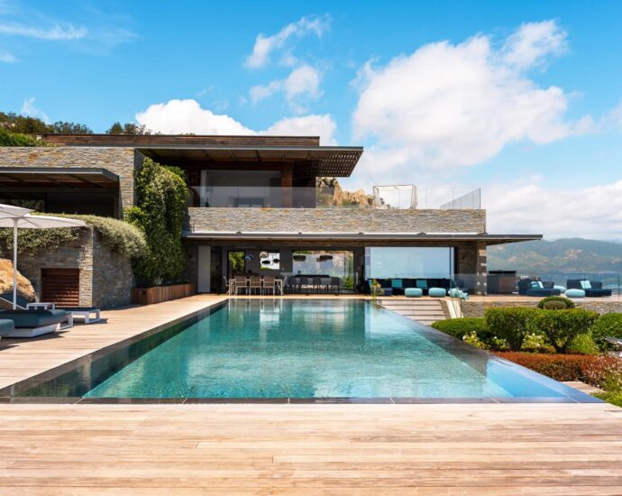 Porto-Vecchio, Palombaggia, villa 7 chambres, piscine, vue mer panoramique, proche plage