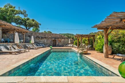 Exclusivité, Pietralba, Propriété, 4 Appartements, Vue panoramique, Piscine, Proche plage