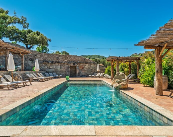Exclusivité, Pietralba, Propriété, 4 Appartements, Vue panoramique, Piscine, Proche plage