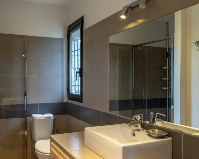 Porto-Vecchio, Fossi, Maison en pierre, 4 chambres, piscine, proche plage