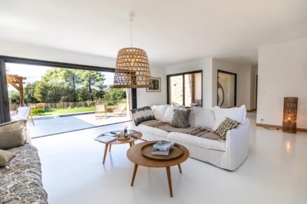 Lecci, near Saint Cyprien, Stone Bergerie-Style Villa, 4 Bedrooms, Pool, Close to the Beach