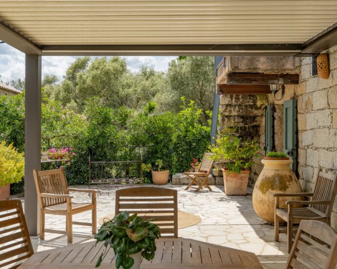 Porto-Vecchio, Fossi, Maison en pierre, 4 chambres, piscine, proche plage