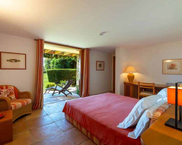 Bonifacio, Domaine privé Sperone ,Villa vue mer panoramique, 6 chambres, piscine, plage à pied
