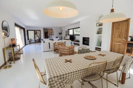 Lecci, near Saint Cyprien, Stone Bergerie-Style Villa, 4 Bedrooms, Pool, Close to the Beach