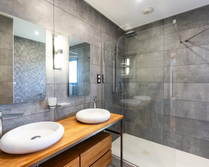 Rive Sud D&rsquo;Ajaccio, Agosta Plage, Villa contemporaine, 5 chambres, vue mer, piscine à débordement, jacuzzi, proche plage