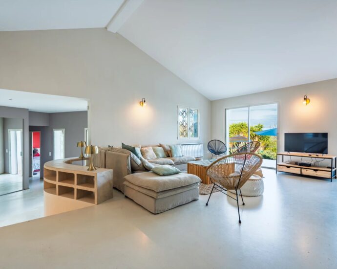 Saint-Florent, Panoramic Sea View Villa, 4 Bedrooms, Independent Apartment, Infinity Pool, Close to the Beach