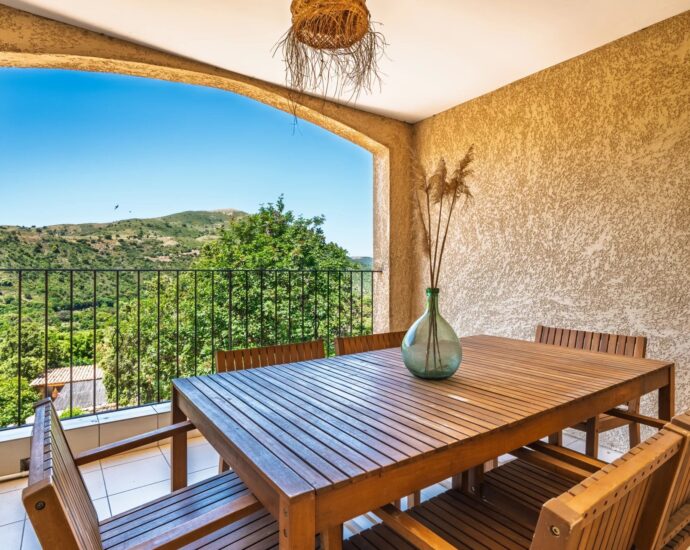 Exclusivité, Pietralba, Propriété, 4 Appartements, Vue panoramique, Piscine, Proche plage