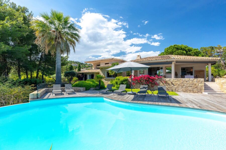 Private estate of Punta d’Arasu, panoramic sea-view villa, 5 bedrooms, swimming pool, beach within walking distance.