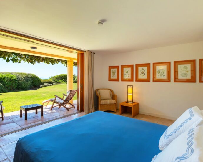 Bonifacio, Domaine privé Sperone ,Villa vue mer panoramique, 6 chambres, piscine, plage à pied