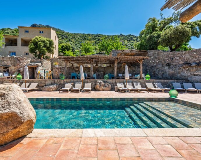 Exclusivité, Pietralba, Propriété, 4 Appartements, Vue panoramique, Piscine, Proche plage
