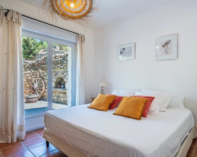 Exclusivité, Pietralba, Propriété, 4 Appartements, Vue panoramique, Piscine, Proche plage
