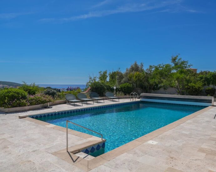 Exclusive listing, Propriano, sea-view villa, 6 bedrooms, apartment, swimming pool, close to the beach