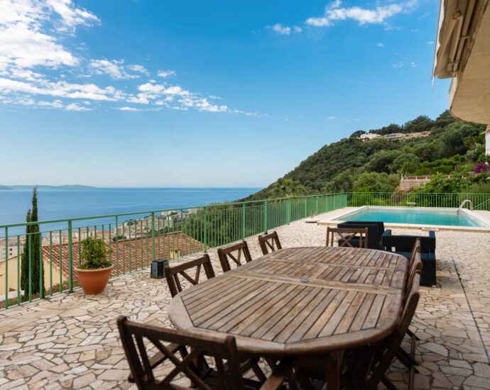 Ajaccio, Salario, Villa vue mer panoramique, 5 chambres, piscine, proche plage