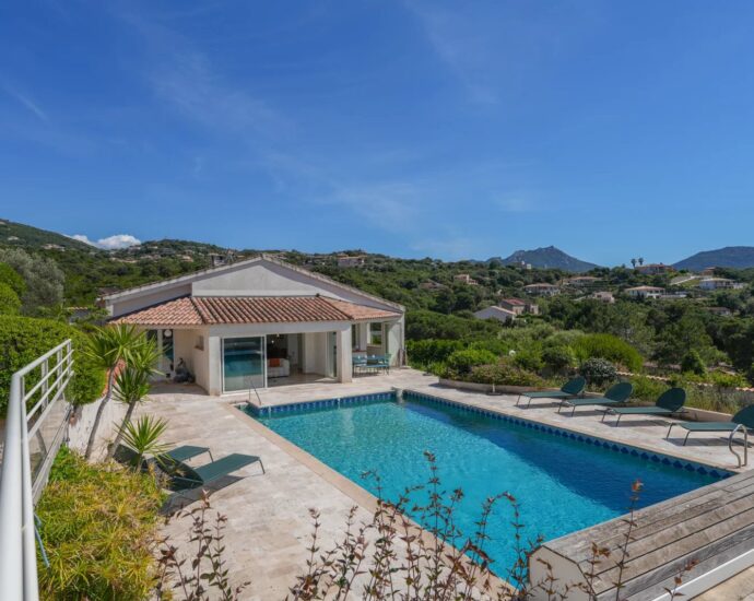 Exclusivité, Propriano, Villa vue mer, 6 chambres, appartement, piscine, proche plage