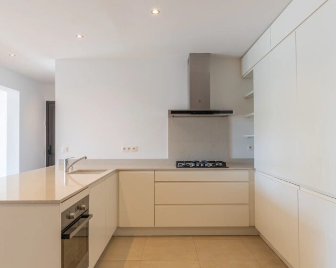 Exclusivité, Porto-Vecchio, Appartement vue mer, 3 chambres, proche plage et centre-ville