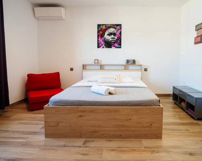 Saint-Cyprien, Villa 8 chambres, piscine, spa, proche plage