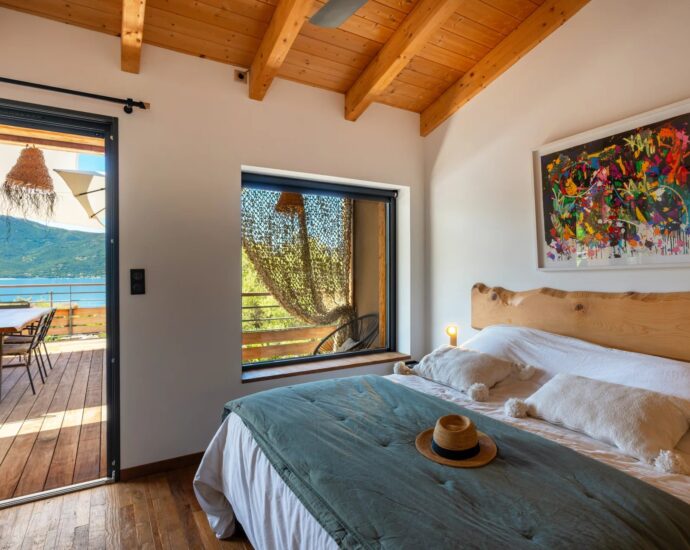 Exclusivité, Sagone, Villa contemporaine vue mer panoramique, 4 chambres,  piscine, plage à pied