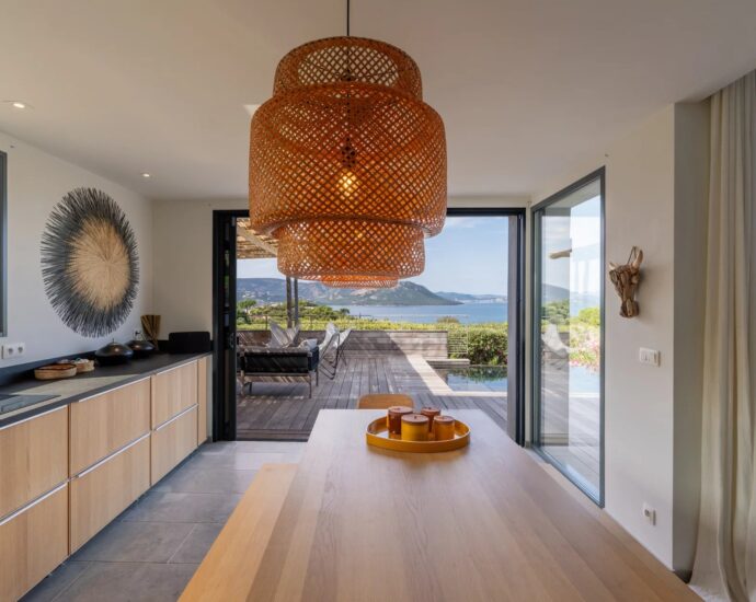 Private Cala Rossa Estate, Sea View Villa with 5 Bedrooms, Heated Pool & Walking Distance to the Beach