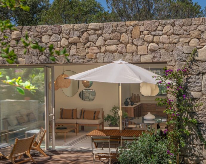 Exclusivité, Domaine de Cala Rossa, La Testa, Propriété exceptionnelle pied dans l&rsquo;eau, 2 villas, 7 chambres, piscine, plage à pied, vue mer panoramique