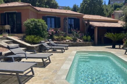 Exlusivité, Région de Saint-Florent, Poggio d’Oletta, villa 4 chambres, piscine, jacuzzi, vue dégagée mer et montagnes, proche plage