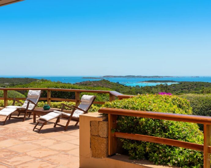 Bonifacio, Domaine privé Sperone ,Villa vue mer panoramique, 6 chambres, piscine, plage à pied