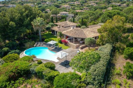 Private estate of Punta d’Arasu, panoramic sea-view villa, 5 bedrooms, swimming pool, beach within walking distance.