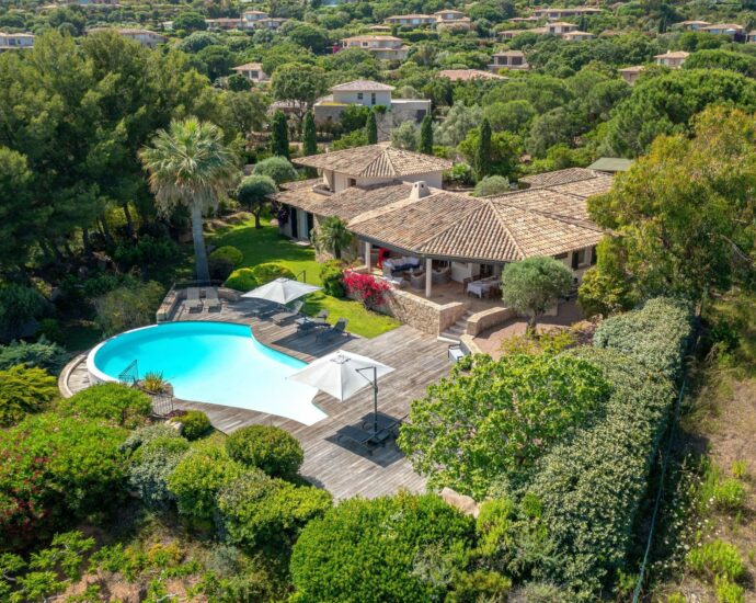 Domaine privé de Punta d’Arasu, villa vue mer panoramique, 5 chambres, piscine, plage accessible à pied
