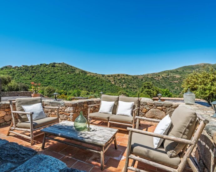 Exclusivité, Pietralba, Propriété, 4 Appartements, Vue panoramique, Piscine, Proche plage