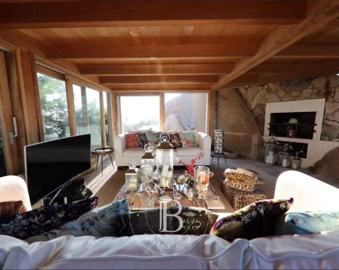 Appartement 4 chambres – Accès direct à la mer