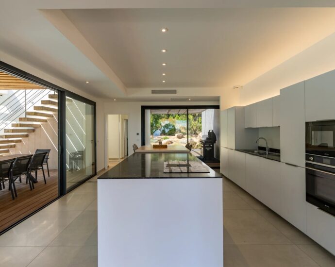 Sainte-Lucie de Porto-Vecchio, Vilatta, Villa mitoyenne, 5 chambres, piscine, vue mer, proche plage