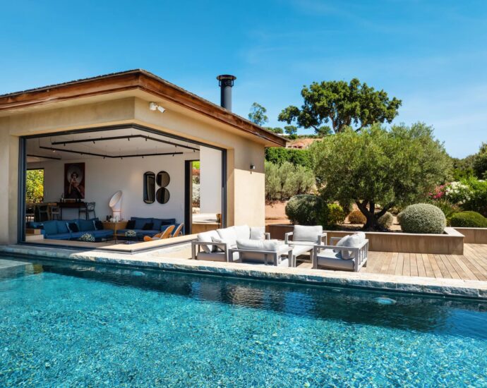 Domaine privé – Pinarello, Villa de 5 chambres, vue mer, piscine à débordement, proche plage