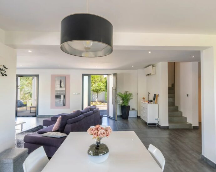 Sainte-Lucie de Porto-Vecchio, Capicciola, Architect-Designed Villa with Sea View, 4 Bedrooms, Spa, Close to the Beach