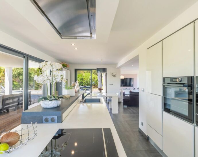 Sainte-Lucie de Porto-Vecchio, Capicciola, Architect-Designed Villa with Sea View, 4 Bedrooms, Spa, Close to the Beach