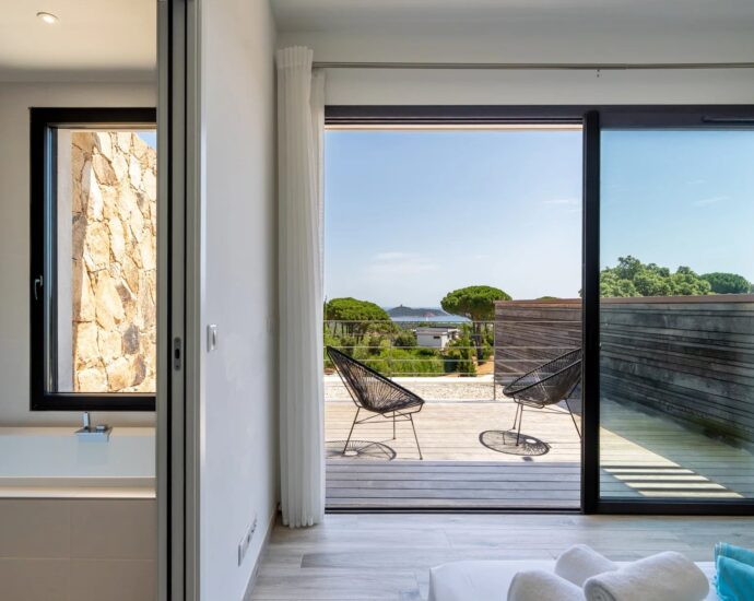 Sainte-Lucie de Porto-Vecchio, Vilatta, Villa mitoyenne, 5 chambres, piscine, vue mer, proche plage