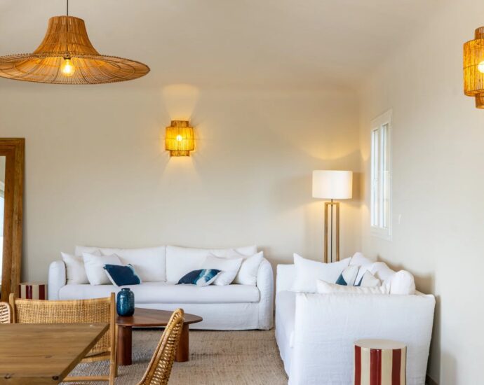 Sainte-Lucie-de-Porto-Vecchio, Villa vue mer panoramique, 5 chambres, piscine, plage à pied