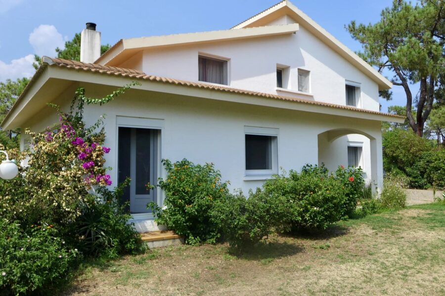 Biguglia, proche Bastia, Villa plage à pied, 4 chambres, vue dégagées sur les montagnes