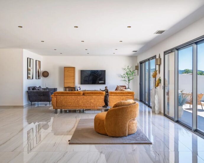 Exclusivité, Lozari, villa contemporaine vue mer, 3 chambres, piscine, plage à pied