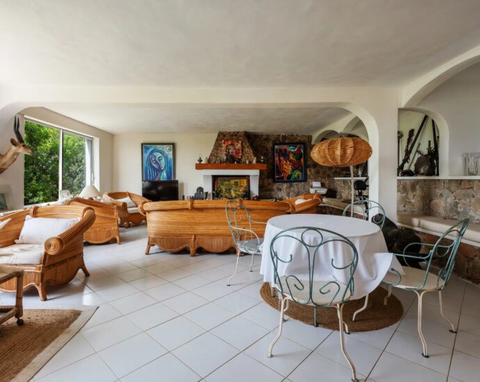 EXCEPTIONALLY RARE property – Domaine de Cala Rossa, villa nestled on the heights, panoramic views over the bays of Porto-Vecchio and Saint-Cyprien