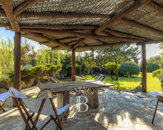 Ile de Cavallo – Propriété d&rsquo;exception – Pieds dans l&rsquo;eau – crique d&rsquo;accostage privée – jardin méditerranéen – 9 chambres