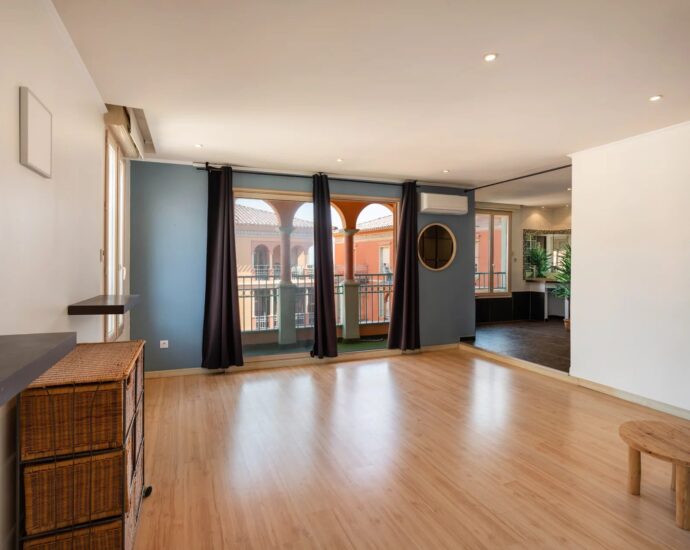 Exclusivité, Penthouse en duplex, 4 chambres, piscine, vue mer, proche plage