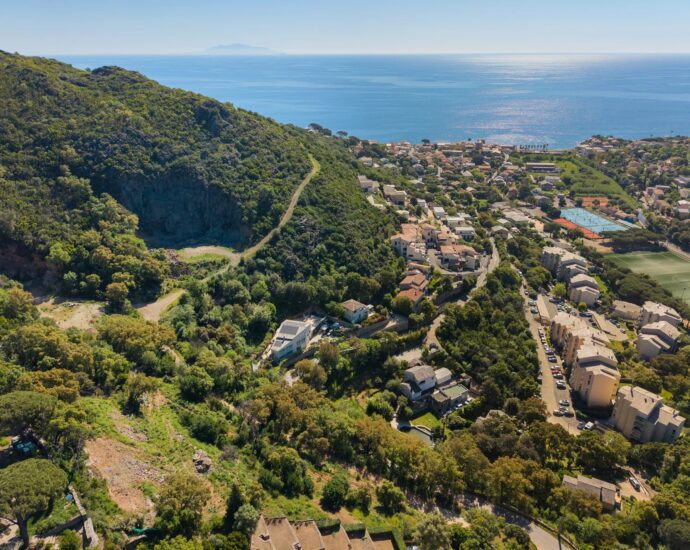 Cap Corse, Miomo, terrain constructible avec permis de construire, vue mer panoramique