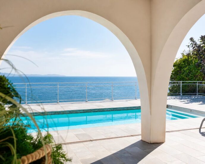 Ajaccio, Route des Sanguinaires, Villa vue mer panoramique, 4 chambres, piscine , plage à pied