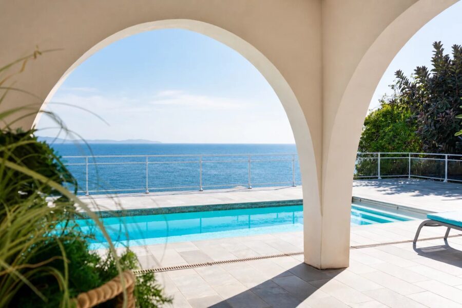 Ajaccio, Route des Sanguinaires, Villa vue mer panoramique, 4 chambres, piscine , plage à pied
