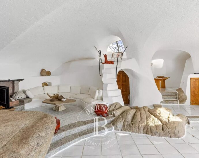 Ile de Cavallo – Propriété d&rsquo;exception – Pieds dans l&rsquo;eau – crique d&rsquo;accostage privée – jardin méditerranéen – 9 chambres