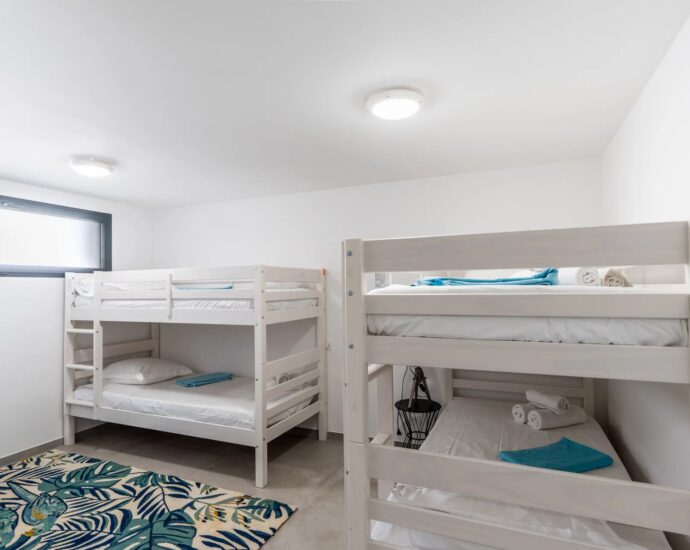 Sainte-Lucie de Porto-Vecchio, Vilatta, Villa mitoyenne, 5 chambres, piscine, vue mer, proche plage