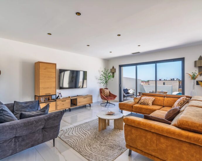 Exclusivité, Lozari, villa contemporaine vue mer, 3 chambres, piscine, plage à pied