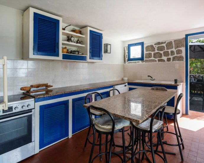 EXCEPTIONALLY RARE property – Domaine de Cala Rossa, villa nestled on the heights, panoramic views over the bays of Porto-Vecchio and Saint-Cyprien