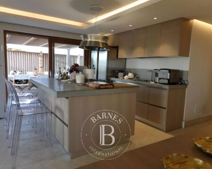Appartement 4 chambres – Accès direct à la mer